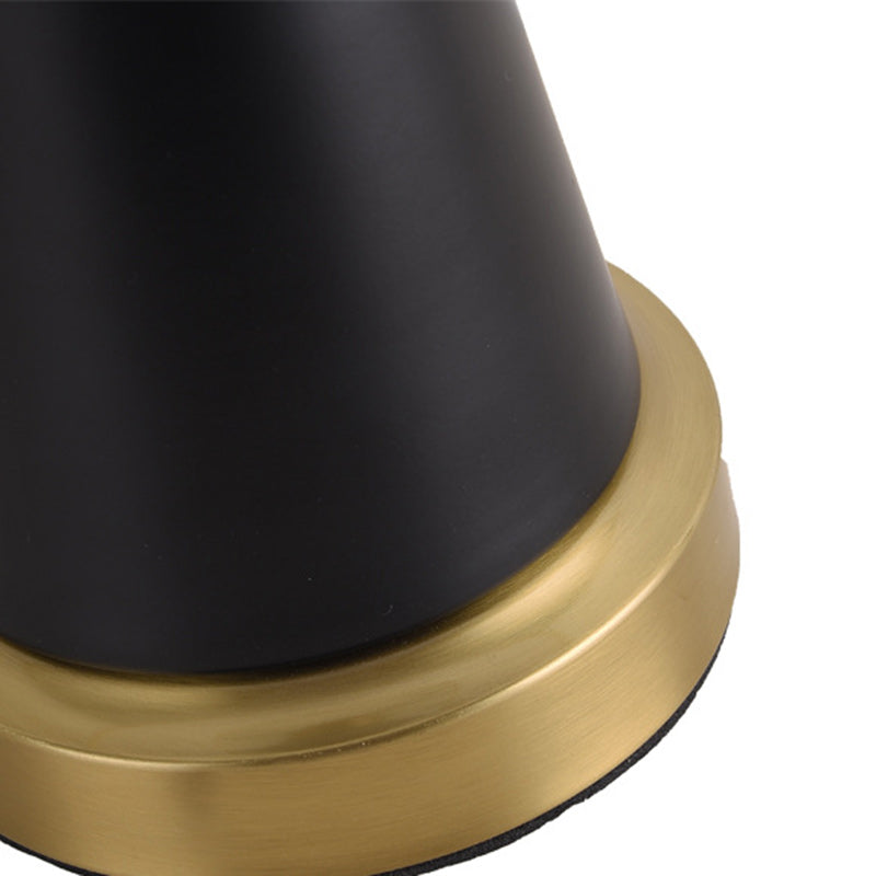 Moderner minimalistischer Zylinderkegel Eisen Stoff 1-Licht Tischlampe für das Schlafzimmer 