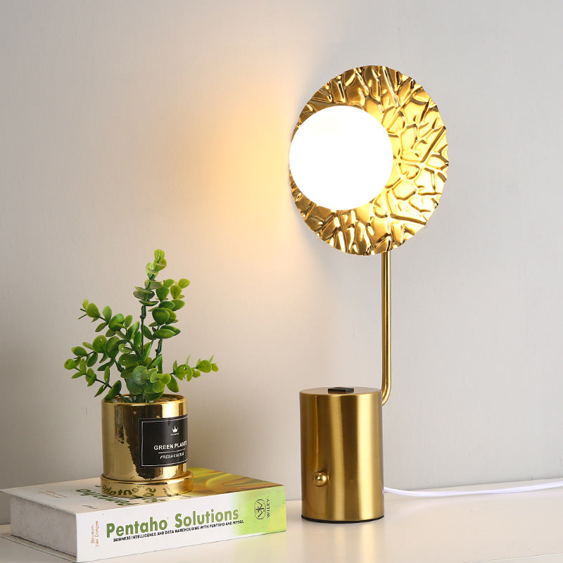 Moderne minimalistische runde Kugelzylinder-Hardware-Glas-1-Licht-Tischlampe für das Schlafzimmer 