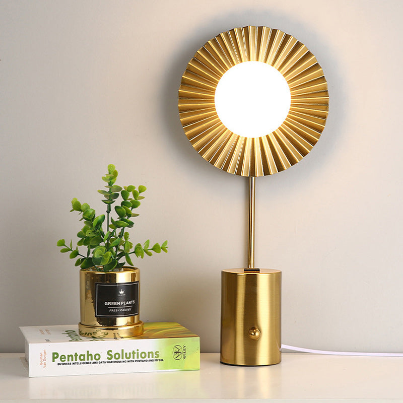 Moderne minimalistische runde Kugelzylinder-Hardware-Glas-1-Licht-Tischlampe für das Schlafzimmer 