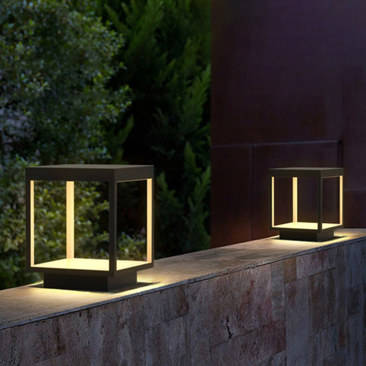 Moderne minimalistische wasserdichte quadratische LED-Außenleuchte aus Edelstahl und Acryl für den Außenbereich 