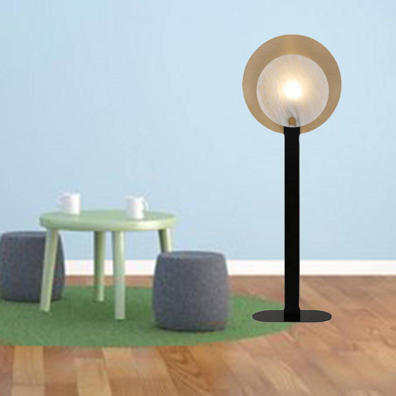 Zeitgenössische skandinavische runde ovale Eisen-Marmor-Stehlampe mit 1 Licht für das Wohnzimmer 
