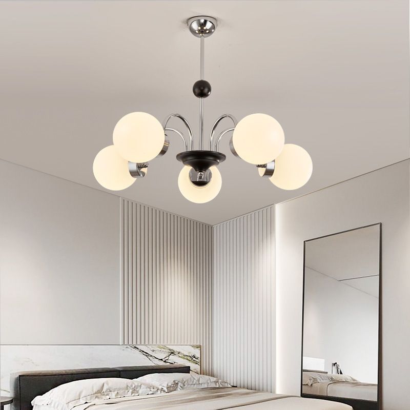 Zeitgenössischer skandinavischer Creme-Magiebohne-Rundkugel-Eisen-Glas 3/5/6/8 Licht Kronleuchter für Wohnzimmer 
