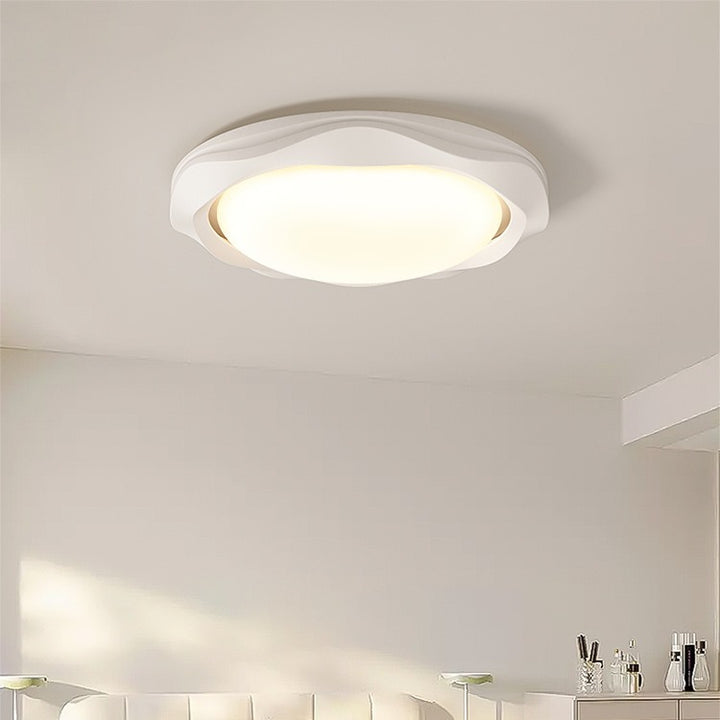 Plafonnier LED rond en fer PE à vague crème scandinave contemporaine pour chambre 