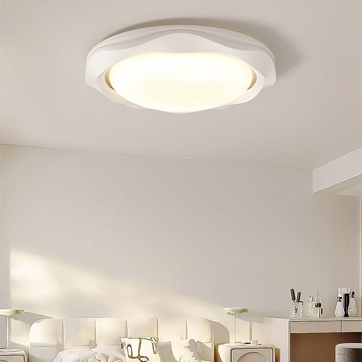 Plafonnier LED rond en fer PE à vague crème scandinave contemporaine pour chambre 