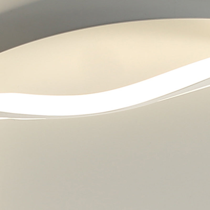 Luz de techo LED montada al ras de aluminio y hierro con ondas redondas nórdicas contemporáneas para dormitorio 