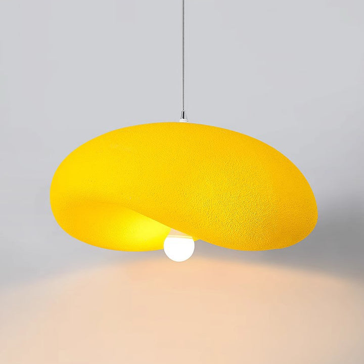 Suspension lumineuse contemporaine scandinave en forme de chapeau irrégulier rond en polystyrène à 1 lumière pour chambre 