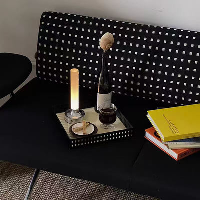 Moderne minimalistische USB-Kerzenform runder Zylinder Metall Acryl LED Tischlampe für Schlafzimmer 