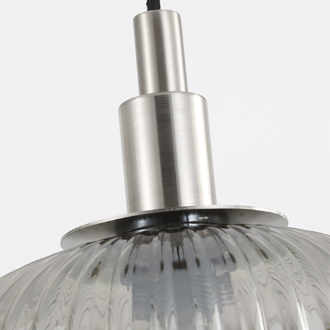 Zeitgenössische nordische ovale Eisen-Glas 1-Licht-Pendelleuchte für das Esszimmer 