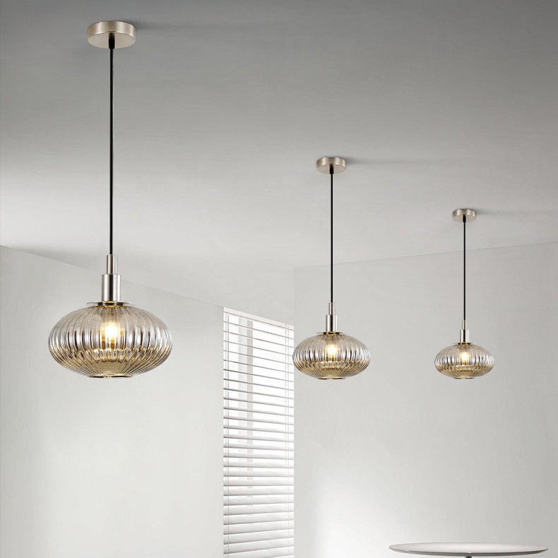 Zeitgenössische nordische ovale Eisen-Glas 1-Licht-Pendelleuchte für das Esszimmer 