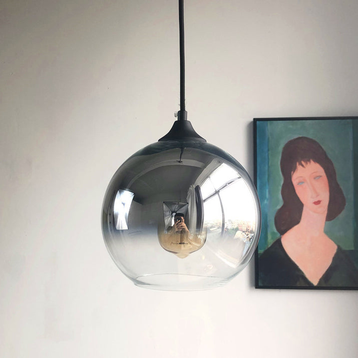Zeitgenössisches nordisches rundes Kugel-Eisen-Glas 1-Licht-Pendelleuchte für das Schlafzimmer 