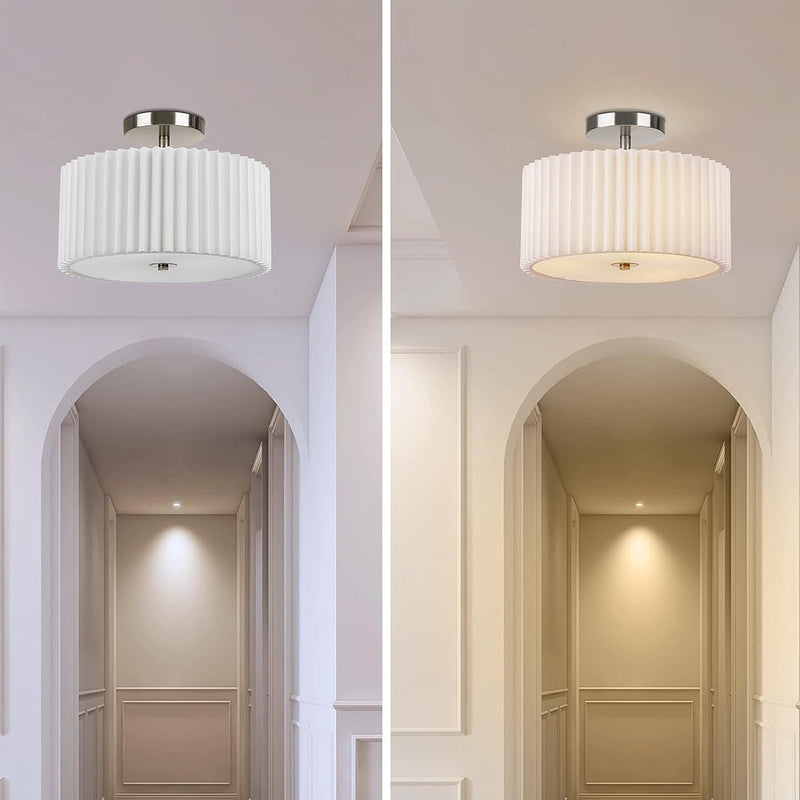 Moderne minimalistische plissierte runde Zylinder Metall Stoff Acryl 3-Licht Semi-Flush Mount Deckenleuchte für das Schlafzimmer 
