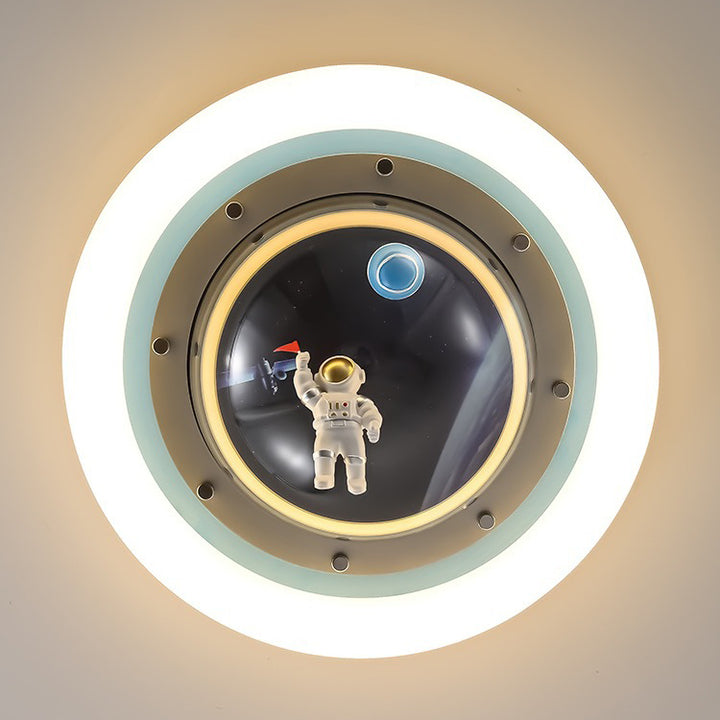 Zeitgenössische kreative Jungen-Astronauten-Rundkuppel-Hardware-Acryl-LED-Deckenleuchte für das Schlafzimmer 