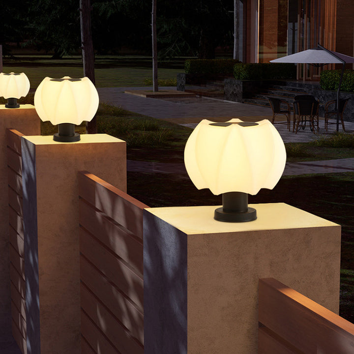 Moderne minimalistische wasserdichte Lotus runde Zylinder PE 1-Licht Außenleuchte für Terrasse 