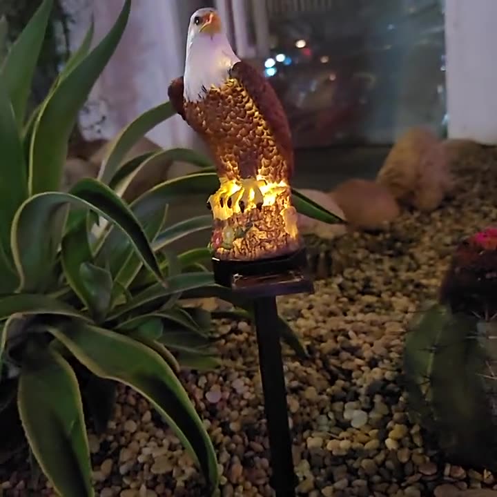 Contemporary Creative Solar Waterproof Eagle Shape PP Resin LED Outdoor Light For Outdoor