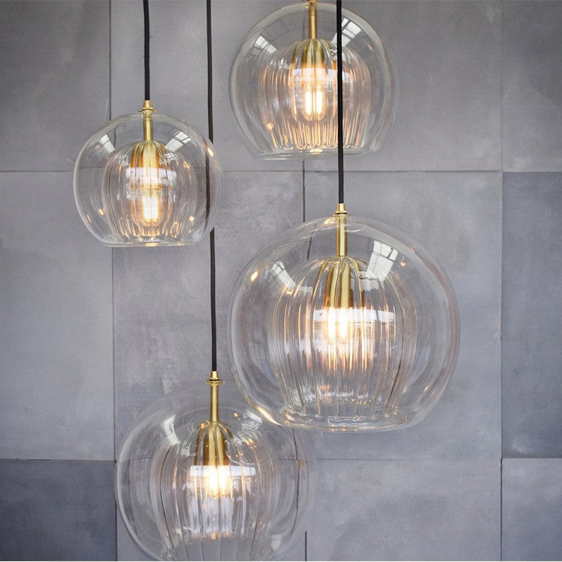 Zeitgenössische nordische runde Kugel Eisen Glas 1-Licht Pendelleuchte für das Esszimmer 