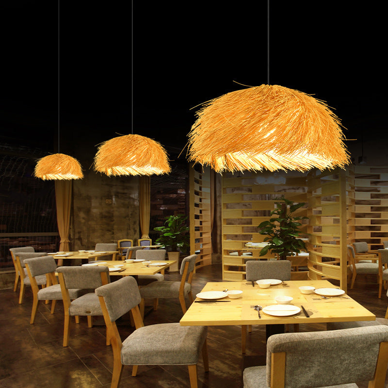 Traditionelle japanische Pendelleuchte aus Rattan und Bambus in runder Halbkreisform, 1-flammig, für das Esszimmer 