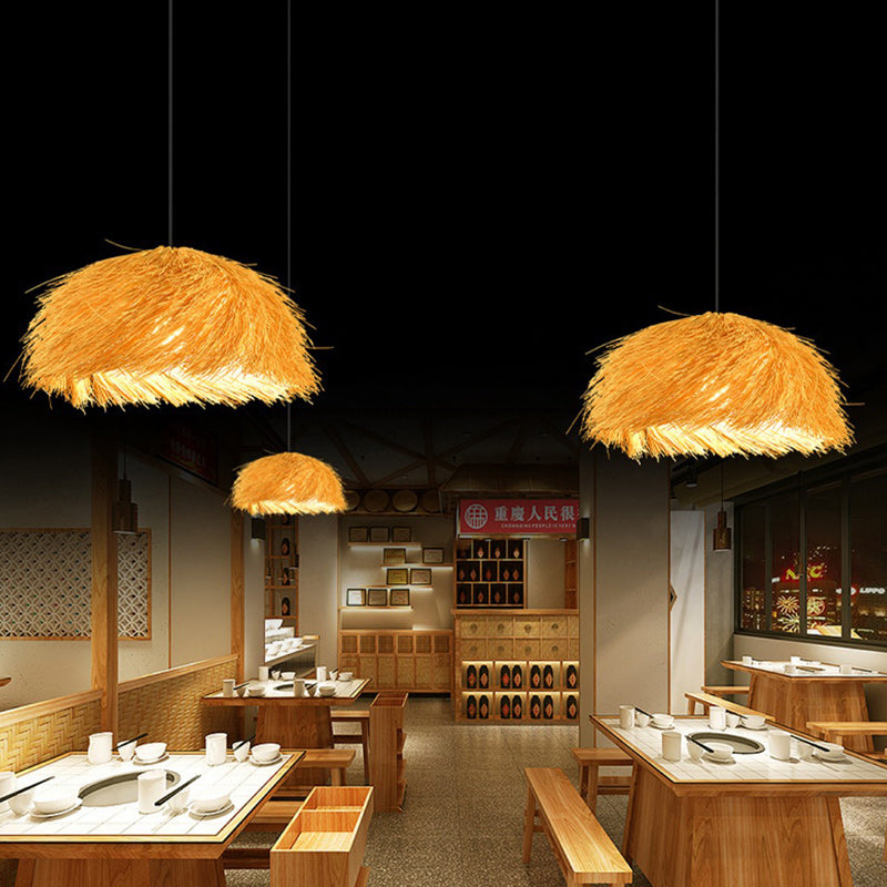 Traditionelle japanische Pendelleuchte aus Rattan und Bambus in runder Halbkreisform, 1-flammig, für das Esszimmer 