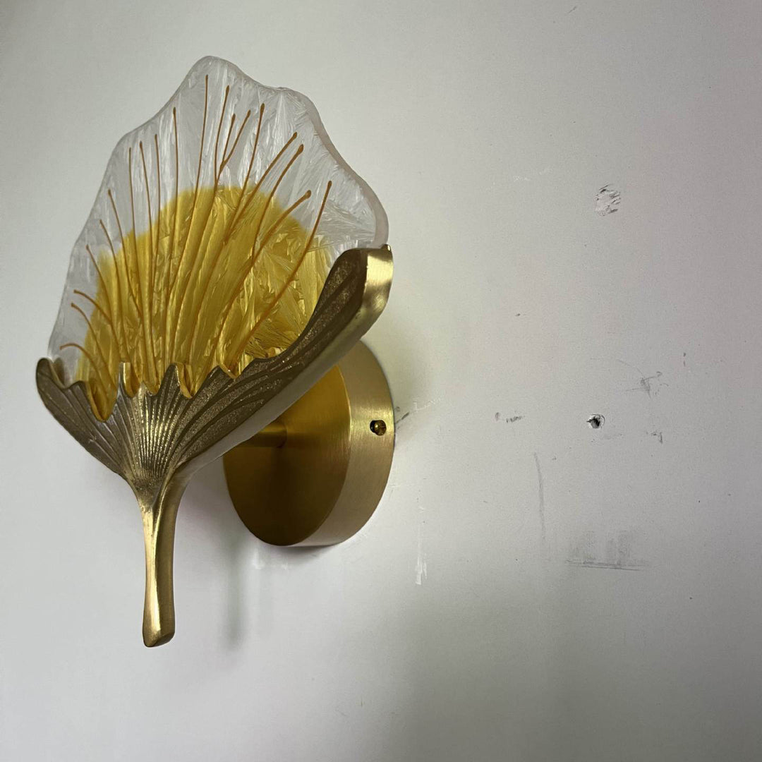 Zeitgenössische kreative Ginkgo-Blatt-Kupferglasur-Emaille-LED-Wandleuchte für das Schlafzimmer 