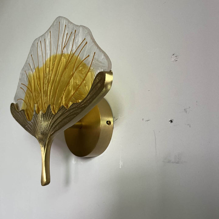 Zeitgenössische kreative Ginkgo-Blatt-Kupferglasur-Emaille-LED-Wandleuchte für das Schlafzimmer 