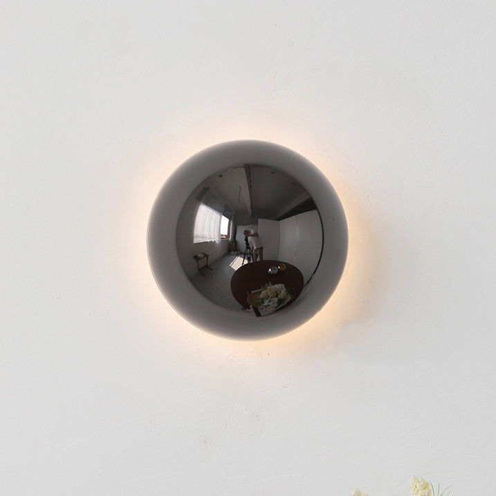 مصباح حائط LED من الفولاذ المقاوم للصدأ بتصميم حديث وبسيط على شكل نيزك دائري شبه دائري لغرفة النوم 