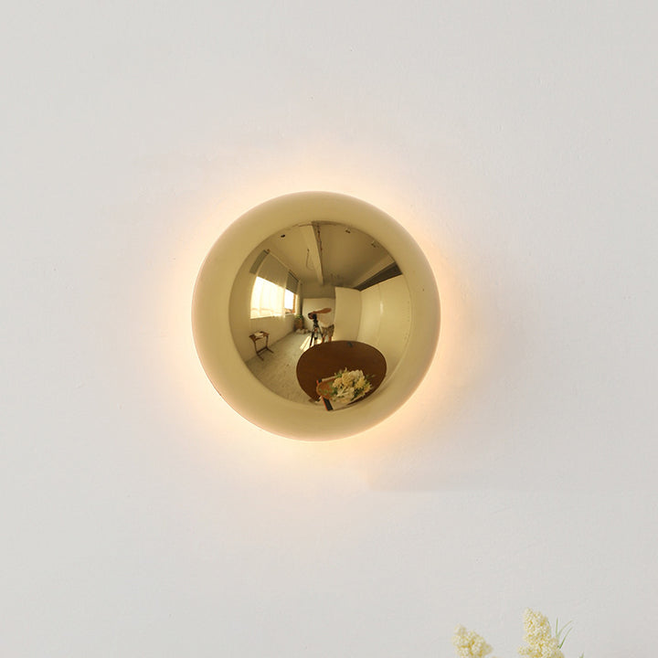 مصباح حائط LED من الفولاذ المقاوم للصدأ بتصميم حديث وبسيط على شكل نيزك دائري شبه دائري لغرفة النوم 