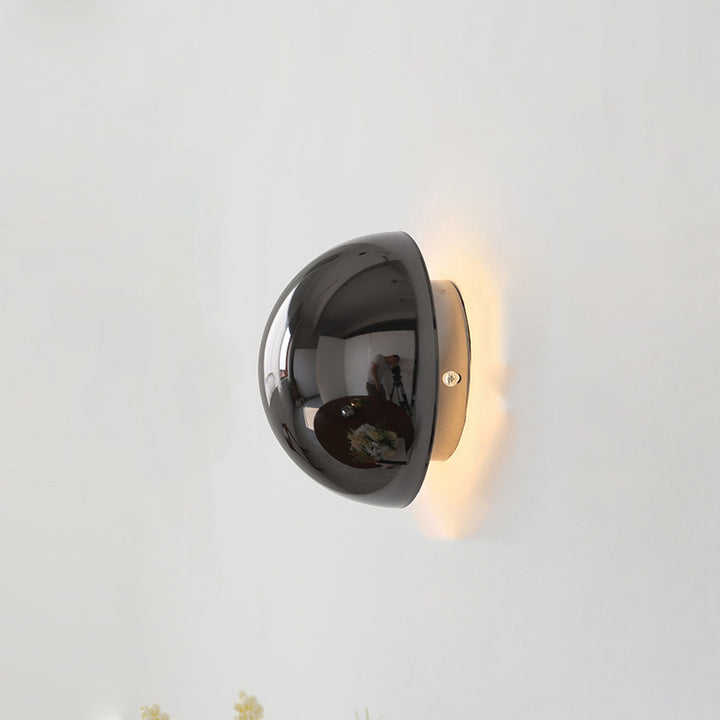 مصباح حائط LED من الفولاذ المقاوم للصدأ بتصميم حديث وبسيط على شكل نيزك دائري شبه دائري لغرفة النوم 