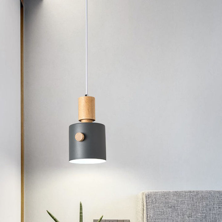Moderne skandinavische Macaron-Pendelleuchte aus Eisen und Massivholz in runder Zylinderform, 1-flammig, für das Schlafzimmer 