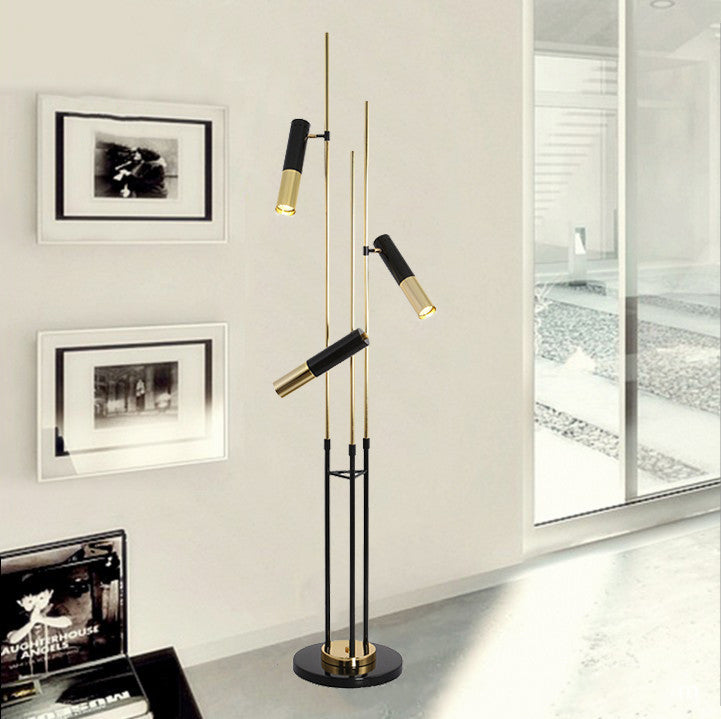 Moderne minimalistische lineare Zylinder-Hardware Aluminium 3-Licht-Spotlight Stehlampe für das Wohnzimmer 