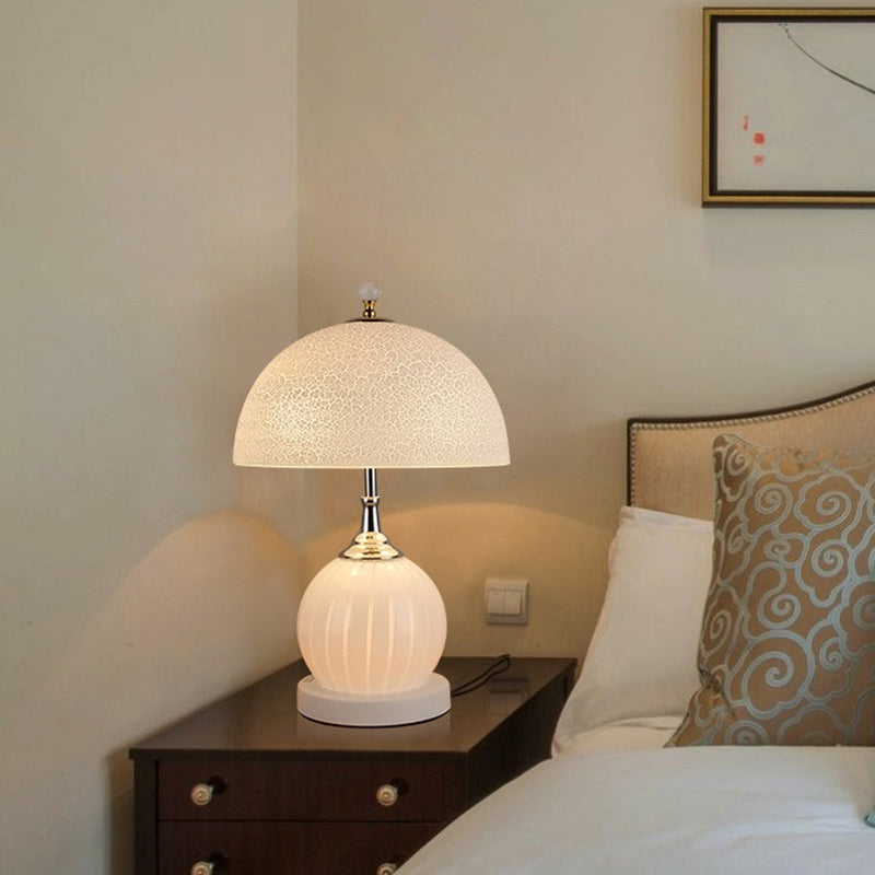 Lampe de table moderne minimaliste ronde en demi-cercle en fer et verre à 2 lumières pour chambre 
