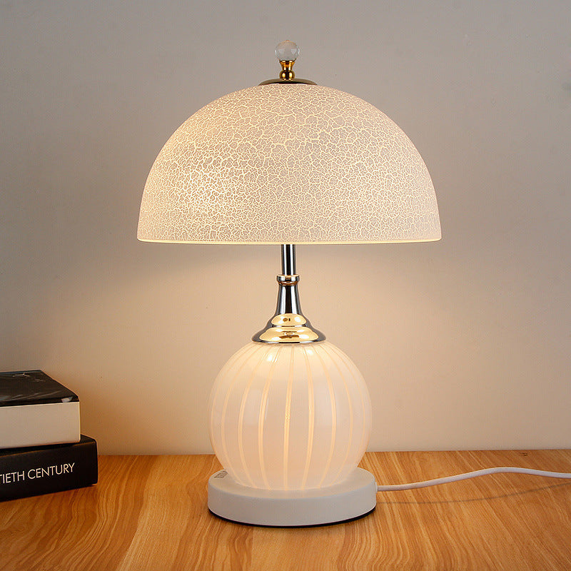 Lampe de table moderne minimaliste ronde en demi-cercle en fer et verre à 2 lumières pour chambre 