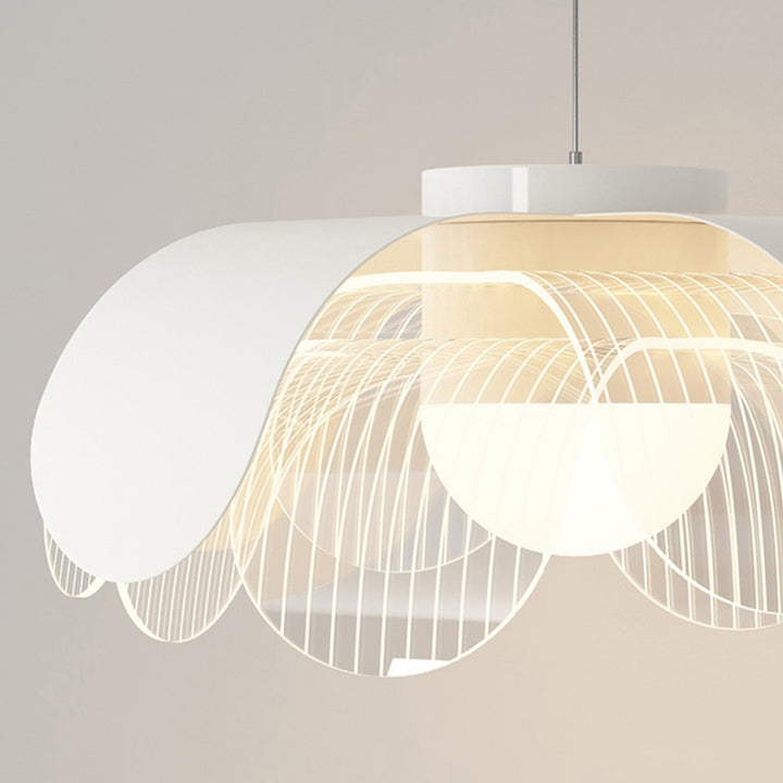 Suspension LED contemporaine en fer acrylique à fleurs crème scandinave pour salle à manger 