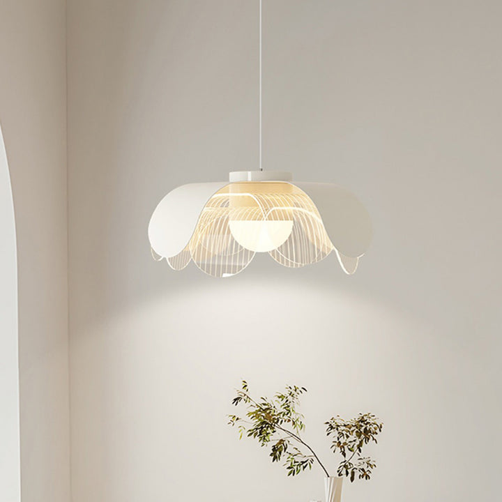 Suspension LED contemporaine en fer acrylique à fleurs crème scandinave pour salle à manger 