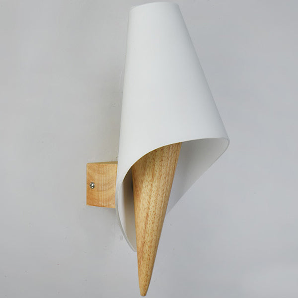 Zeitgenössische kreative Eistütenform Runde Kegel Holz Glas 1-Licht Wandleuchte für das Schlafzimmer 