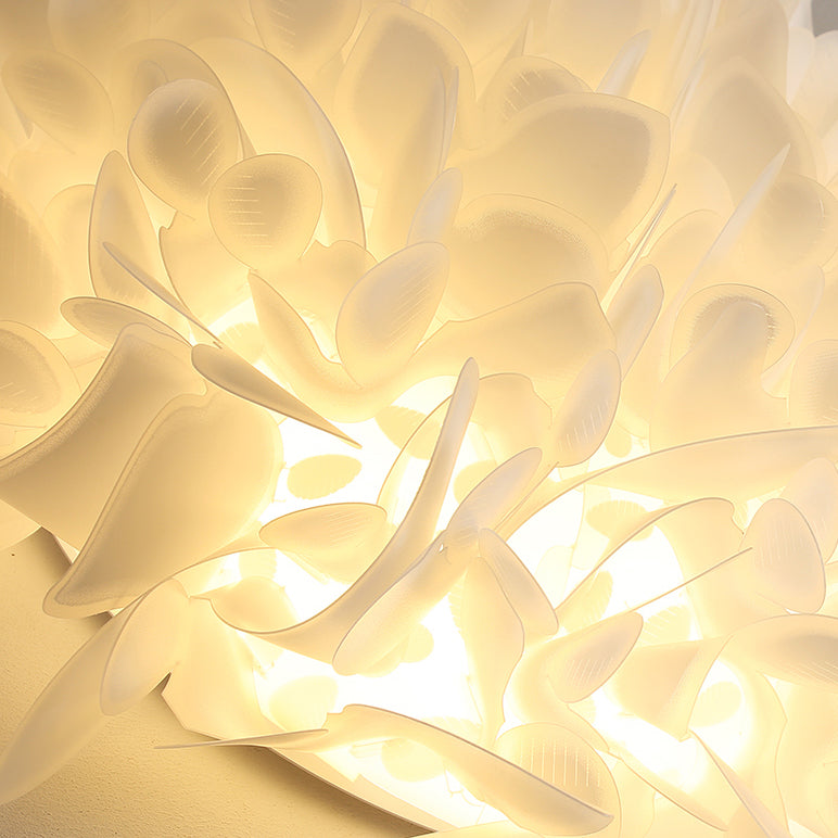 Plafonnier LED en fer acrylique en forme de dôme rond avec plumes de fleurs scandinaves contemporaines pour chambre 