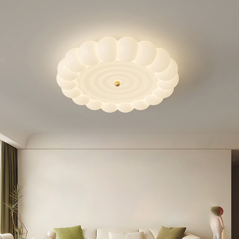 Plafonnier contemporain créatif rond en fer et plastique PE avec LED pour chambre à coucher 