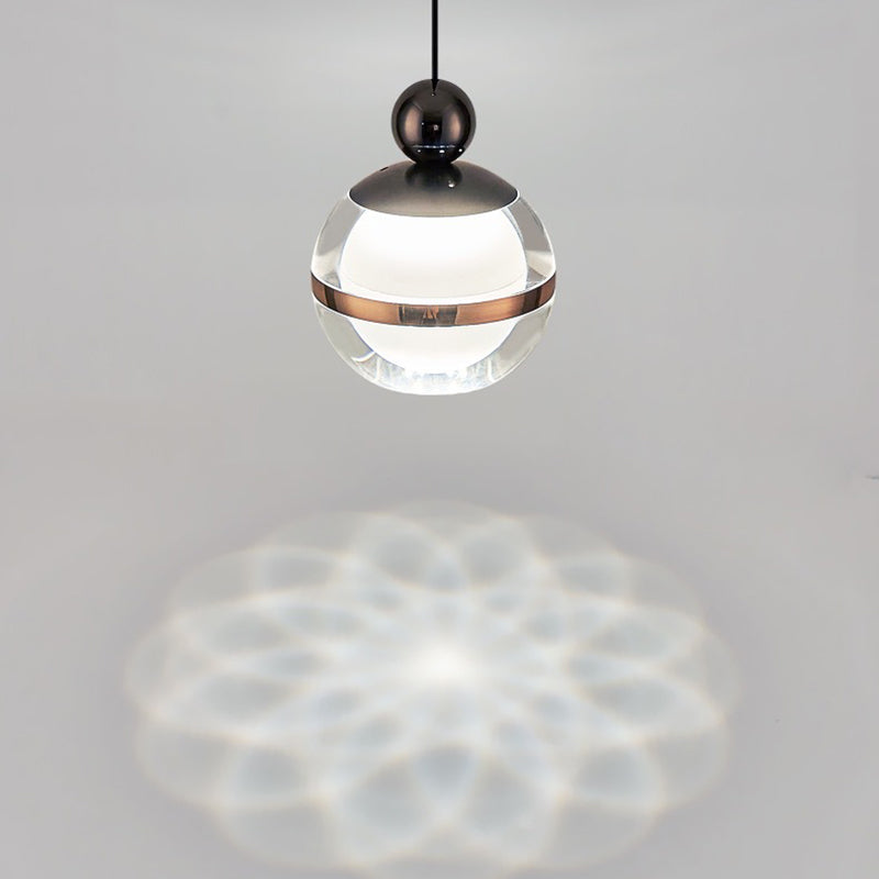 Suspension LED en fer, aluminium et acrylique de style scandinave contemporain pour chambre 