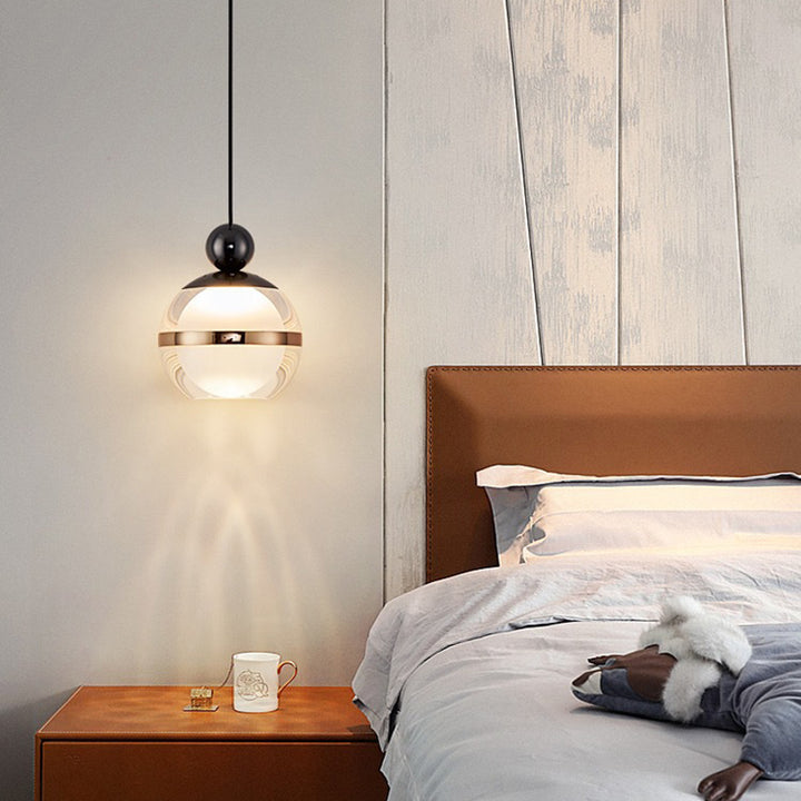 Suspension LED en fer, aluminium et acrylique de style scandinave contemporain pour chambre 