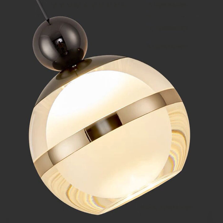 Suspension LED en fer, aluminium et acrylique de style scandinave contemporain pour chambre 