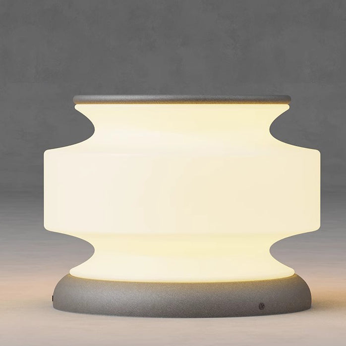 ضوء خارجي LED بلاستيكي من الفولاذ المقاوم للصدأ مقاوم للماء بأسطوانة شمسية بتصميم حديث وبسيط للفناء 