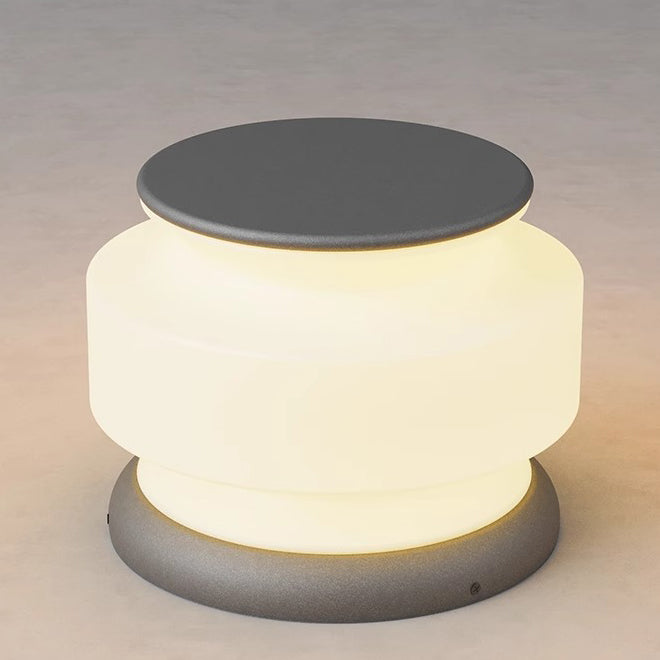 ضوء خارجي LED بلاستيكي من الفولاذ المقاوم للصدأ مقاوم للماء بأسطوانة شمسية بتصميم حديث وبسيط للفناء 