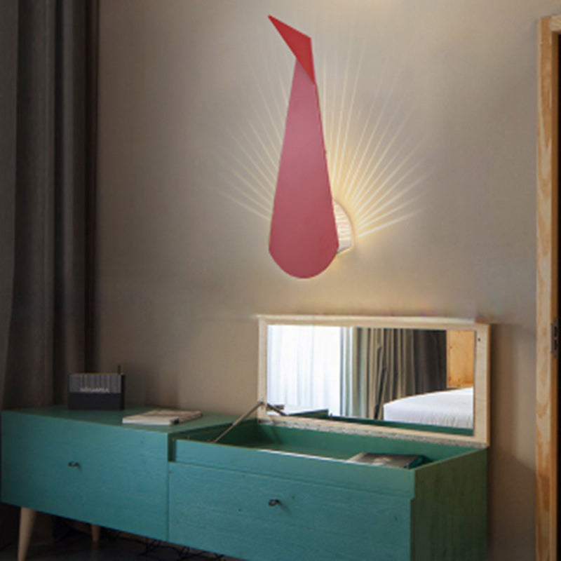 Applique murale LED en métal triangulaire scandinave contemporaine pour chambre 