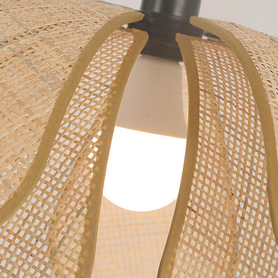 Suspension 1 lumière en métal, rotin et fer avec pétales de fleurs japonaises traditionnelles pour salon 