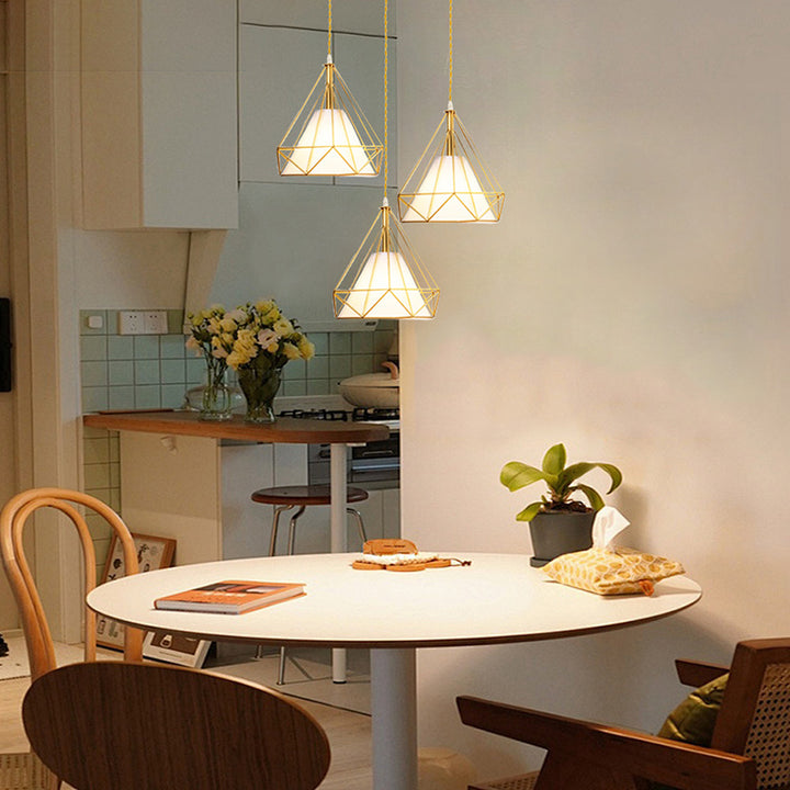 Lustre contemporain en forme de pyramide cône en fer et tissu à 3 lumières pour salle à manger 