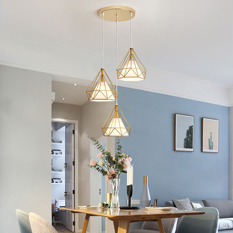 Lustre contemporain en forme de pyramide cône en fer et tissu à 3 lumières pour salle à manger 