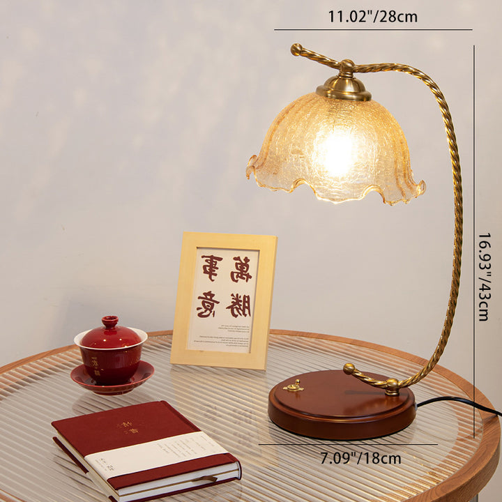 Lampe de table 1 lumière en métal et verre hémisphère en dentelle française traditionnelle pour chambre 