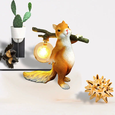 Zeitgenössische kreative Eichhörnchen Harz Glas 1-Licht Tischlampe für Schlafzimmer 