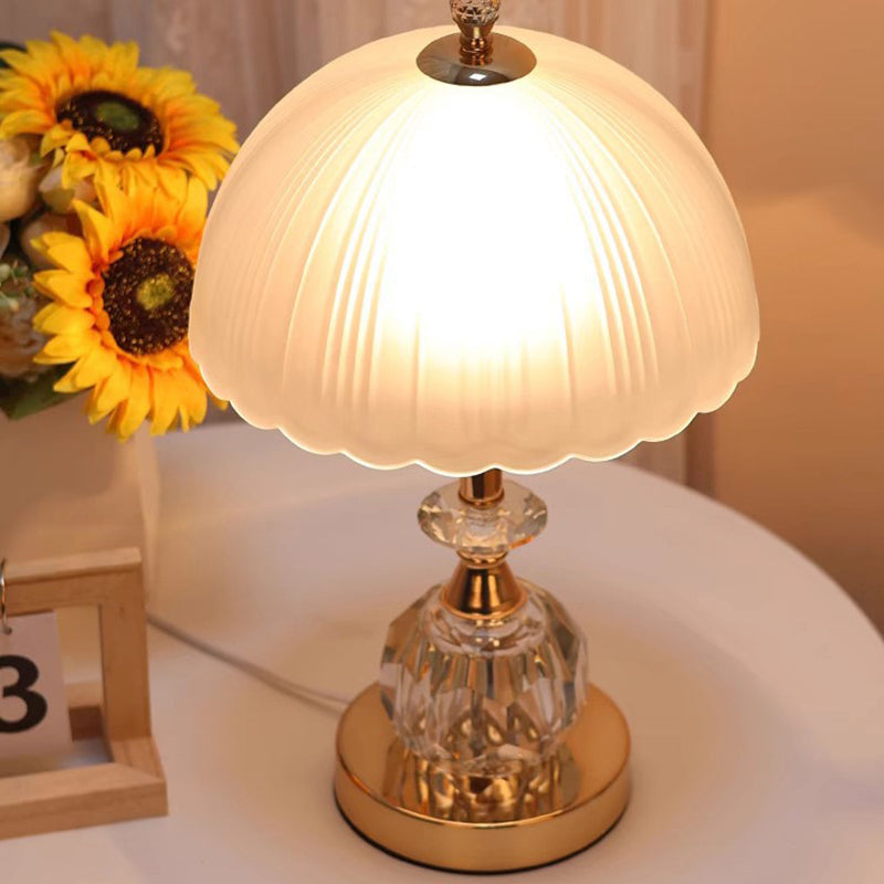 Zeitgenössische nordische Halbkugel-Tischlampe aus Metall und Glas mit 1 Licht für Schlafzimmer 