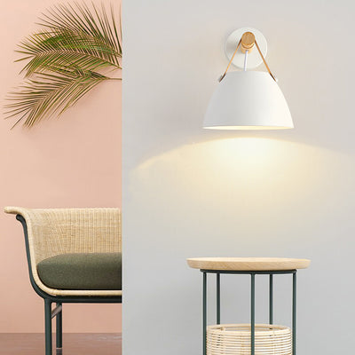 Lampe murale à 1 lumière en dôme minimaliste moderne en fer et bois de caoutchouc pour chambre 