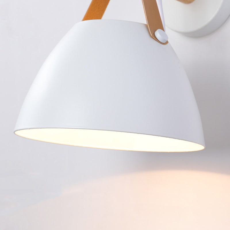 Lampe murale à 1 lumière en dôme minimaliste moderne en fer et bois de caoutchouc pour chambre 