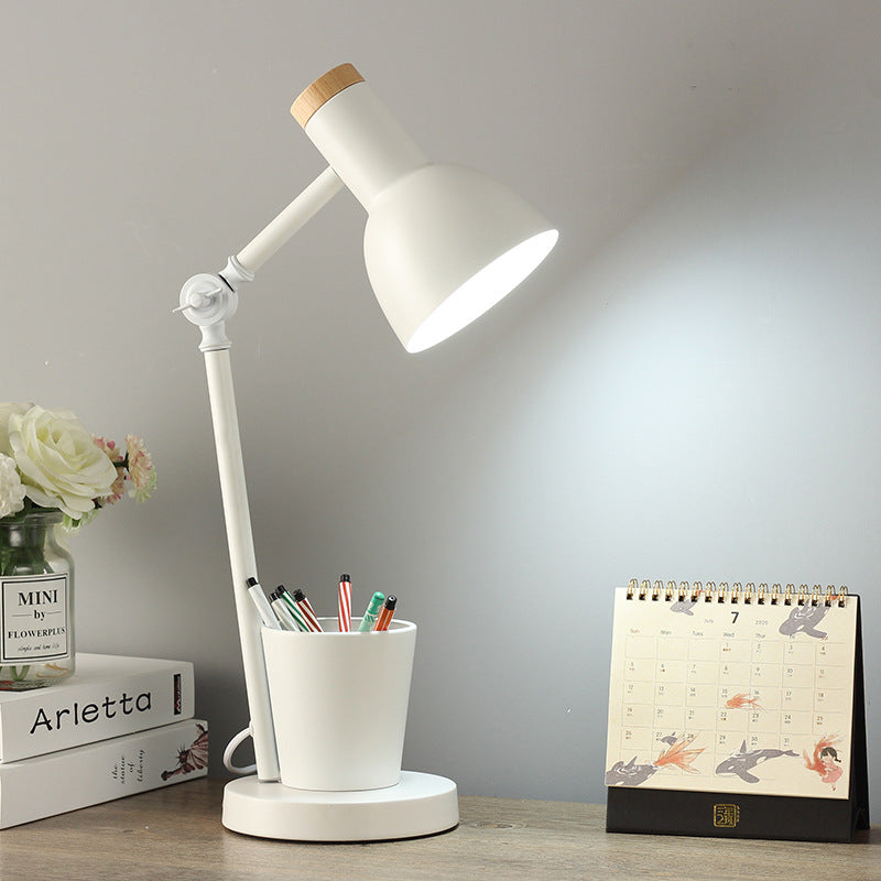 Lampe de table contemporaine en bois massif avec dôme nordique en fer à 1 lumière pour chambre 